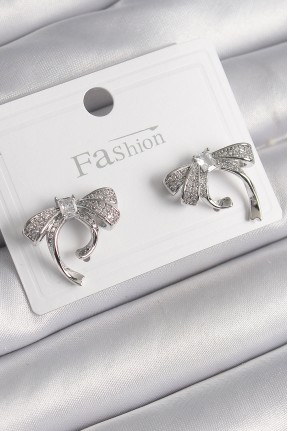 Pirinç Gümüş Renk Zirkon Taşlı Fiyonk Model Kadın Küpe Pirinç Gümüş Renk Zirkon Taşlı Fiyonk Model Kadın Küpe