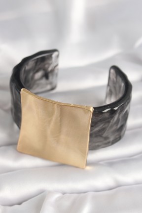 Siyah Mermer Desen Akrilik Plastik Gold Kare Plaka Model Vintage Kadın Bilezik Siyah Mermer Desen Akrilik Plastik Gold Kare Plaka Model Vintage Kadın Bilezik