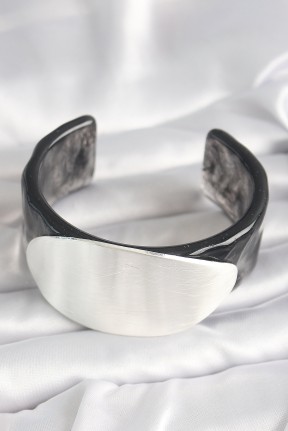 Siyah Mermer Desen Akrilik Plastik Gümüş Oval Plaka Model Vintage Kadın Bilezik Siyah Mermer Desen Akrilik Plastik Gümüş Oval Plaka Model Vintage Kadın Bilezik