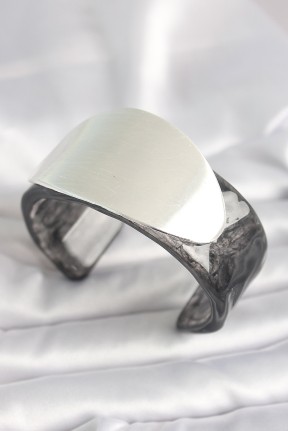 Siyah Mermer Desen Akrilik Plastik Gümüş Oval Plaka Model Vintage Kadın Bilezik Siyah Mermer Desen Akrilik Plastik Gümüş Oval Plaka Model Vintage Kadın Bilezik