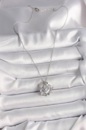 316l çelik Gümüş Renk Zincir Zirkon Taşlı Kalp Figür Gül Detay Kadın Kolye 316l çelik Gümüş Renk Zincir Zirkon Taşlı Kalp Figür Gül Detay Kadın Kolye