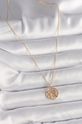 Pirinç Gold Renk Zirkon Taş Detaylı Gül İşleme Madalyon Model Kadın Kolye Pirinç Gold Renk Zirkon Taş Detaylı Gül İşleme Madalyon Model Kadın Kolye