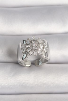 Pirinç Gümüş Renk Ayarlanabilir Baget Zirkon Taş Model Kadın Yüzük Pirinç Gümüş Renk Ayarlanabilir Baget Zirkon Taş Model Kadın Yüzük