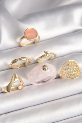 Pirinç Gold Renk Pembe Plastik Yüzük Model Daire Pembe Mine Yılan Detay 6'lı Kadın Yüzük Seti