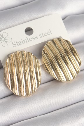 Pirinç Gold Renk İşlemeli Daire Plaka Model Kadın Küpe Pirinç Gold Renk İşlemeli Daire Plaka Model Kadın Küpe