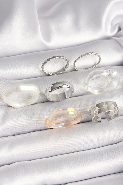 Pirinç Gümüş Renk Beyaz Akrilik Plastik Model Kutup Yıldız İşleme Detaylı Kadın Yüzük Kombini