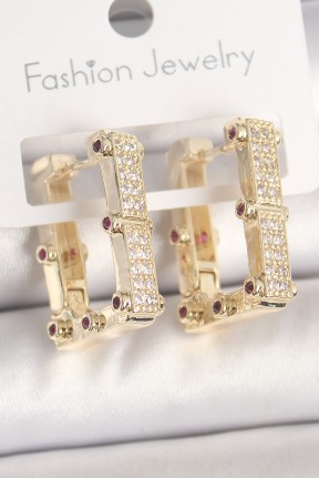 Pirinç Gold Renk Kare Zirkon Taşlı Kadın Küpe Pirinç Gold Renk Kare Zirkon Taşlı Kadın Küpe