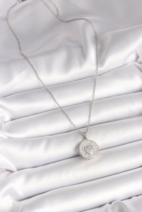 316l çelik Gümüş Renk Zincir Zirkon Taşlı Kalp İşlemeli Madalyon Model Kadın Kolye 316l çelik Gümüş Renk Zincir Zirkon Taşlı Kalp İşlemeli Madalyon Model Kadın Kolye