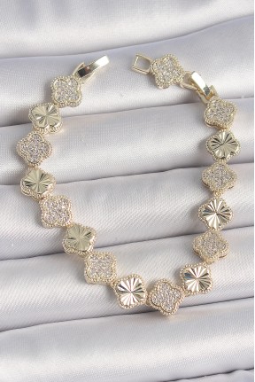 Pirinç Gold Renk Zirkon Taşlı İşlemeli Yonca Model Vip Seri Exculusive Kadın Bileklik