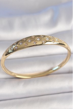 Pirinç Gold Renk Zirkon Taşlı Yıldız İşlemeli Kadın Kelepçe Pirinç Gold Renk Zirkon Taşlı Yıldız İşlemeli Kadın Kelepçe