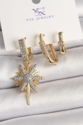 Pirinç Gold Renk Sallantı Zirkon Taşlı Kutup Yıldız Model 3'lü Kadın Kombin Küpe Pirinç Gold Renk Sallantı Zirkon Taşlı Kutup Yıldız Model 3'lü Kadın Kombin Küpe
