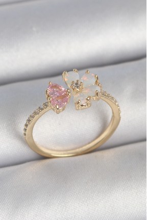Pirinç Gold Renk Beyaz Mineli Pembe Zirkon Taşlı çiçek Model Kadın Yüzük Pirinç Gold Renk Beyaz Mineli Pembe Zirkon Taşlı çiçek Model Kadın Yüzük