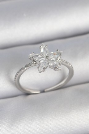 Pirinç Gümüş Renk Zirkon Taşlı Yıldız Model Ayarlanabilir Kadın Yüzük Pirinç Gümüş Renk Zirkon Taşlı Yıldız Model Ayarlanabilir Kadın Yüzük