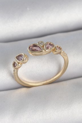 Pirinç Gold Renk Pembe Damla Zirkon Taşlı Ayarlanabilir Kadın Yüzük Pirinç Gold Renk Pembe Damla Zirkon Taşlı Ayarlanabilir Kadın Yüzük