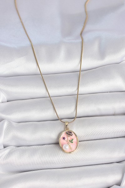 316l çelik Gold Renk Zincir Pembe çiçek İşlemeli İnci Detay Portre Model Kadın Kolye 316l çelik Gold Renk Zincir Pembe çiçek İşlemeli İnci Detay Portre Model Kadın Kolye