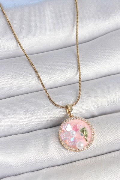 316l çelik Gold Renk Zincir Zirkon Taşlı Pembe Mineli çiçek İşlemeli İnci Detay Portre Model Kadın Kolye