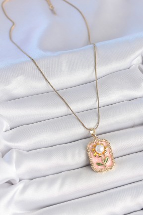 316l çelik Gold Renk Zincir Pembe Mineli İncli Papatya Model Portre Model Kadın Kolye