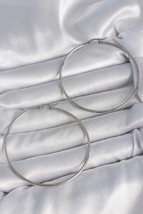 316 çelik Gümüş Renk 63 Mm Halka Model Kadın Küpe 316 çelik Gümüş Renk 63 Mm Halka Model Kadın Küpe