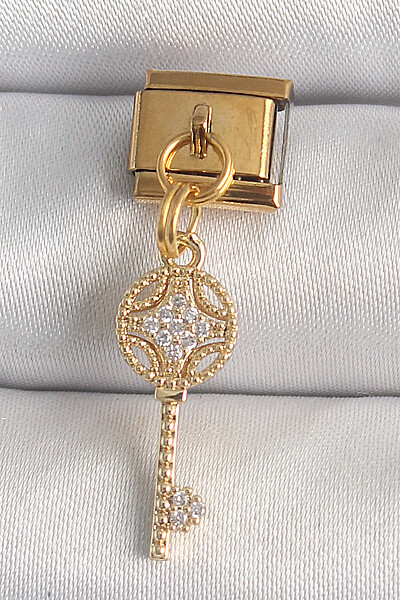 316l çelik Gold Renk Sallantı Zirkon Taşlı Anahtar Model Nomination Charm