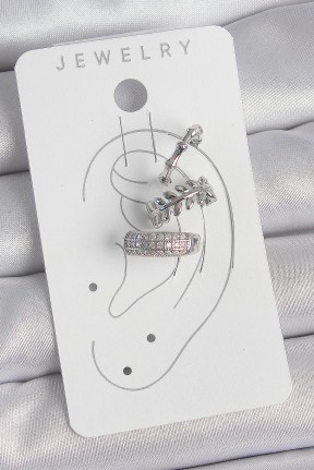 Pirinç Gümüş Renk Zirkon Taşlı 3'lü Model Yaprak Figür Kadın Kıkırdak Küpe Pirinç Gümüş Renk Zirkon Taşlı 3'lü Model Yaprak Figür Kadın Kıkırdak Küpe