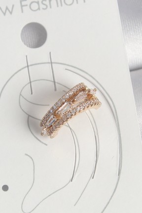 Pirinç Gold Renk Zirkon Taşlı 3'lü Sıralı Model Kadın Kıkırdak Küpe Pirinç Gold Renk Zirkon Taşlı 3'lü Sıralı Model Kadın Kıkırdak Küpe