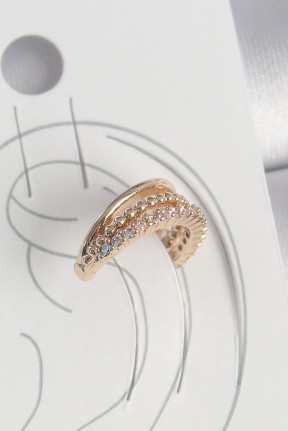 Pirinç Gold Renk Zirkon Taşlı 3'lü Sıralı Model Kadın Kıkırdak Küpe Pirinç Gold Renk Zirkon Taşlı 3'lü Sıralı Model Kadın Kıkırdak Küpe