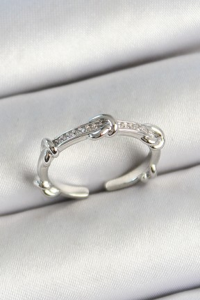 Pirinç Düğüm Figürlü Zirkon Taşlı Gümüş Renk Ayarlanabilir Kadın Yüzük Pirinç Düğüm Figürlü Zirkon Taşlı Gümüş Renk Ayarlanabilir Kadın Yüzük