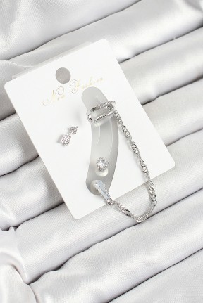 Pirinç Ok Figürlü Zirkon Taşlı Gümüş Renk 3'lü Kıkırdak Kadın Küpe Set Pirinç Ok Figürlü Zirkon Taşlı Gümüş Renk 3'lü Kıkırdak Kadın Küpe Set