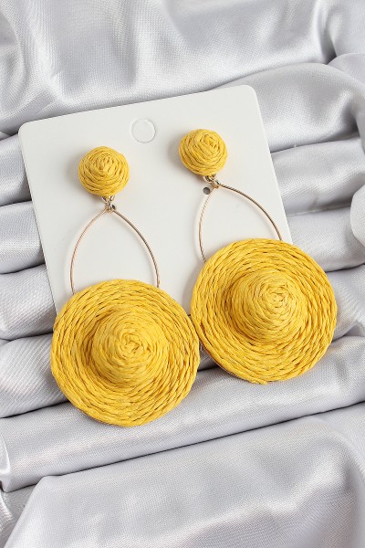 Sarı şapka Figürlü Hasır örgü Model Sallantılı Gold Renk Kadın Küpe Sarı şapka Figürlü Hasır örgü Model Sallantılı Gold Renk Kadın Küpe