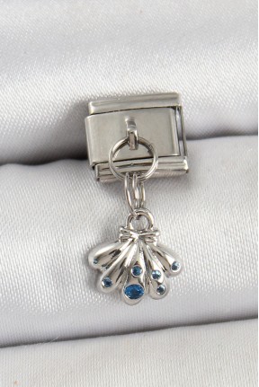 316l çelik Sallantılı Fiyonklu Buket Model Gümüş Renk Nomination Charm 316l çelik Sallantılı Fiyonklu Buket Model Gümüş Renk Nomination Charm