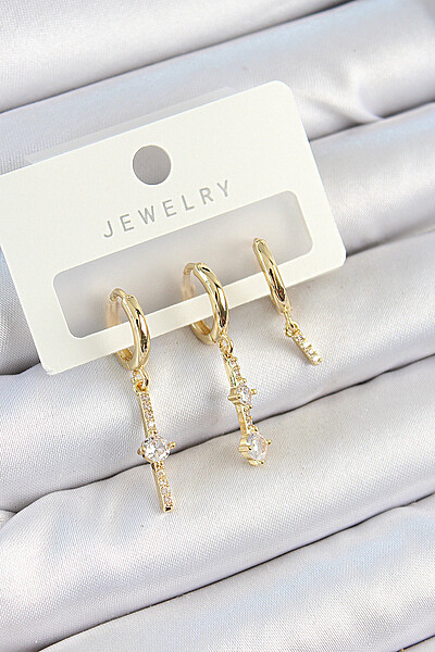 Pirinç Zirkon Taşlı Sallantılı Model Gold Renk 3'lü çift Kadın Küpe Set Pirinç Zirkon Taşlı Sallantılı Model Gold Renk 3'lü çift Kadın Küpe Set