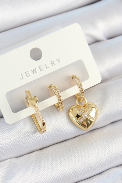 Pirinç Zirkon Taşlı Kalp Model Gold Renk 3'lü çift Kadın Küpe Set Pirinç Zirkon Taşlı Kalp Model Gold Renk 3'lü çift Kadın Küpe Set