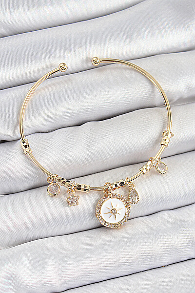 Pirinç Zirkon Taşlı Pusula Model Gold Renk Charm Bileklik Pirinç Zirkon Taşlı Pusula Model Gold Renk Charm Bileklik