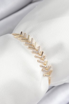 Pirinç Zirkon Taşlı Sıralı Ok Model Gold Renk Asansörlü Kadın Bileklik Pirinç Zirkon Taşlı Sıralı Ok Model Gold Renk Asansörlü Kadın Bileklik