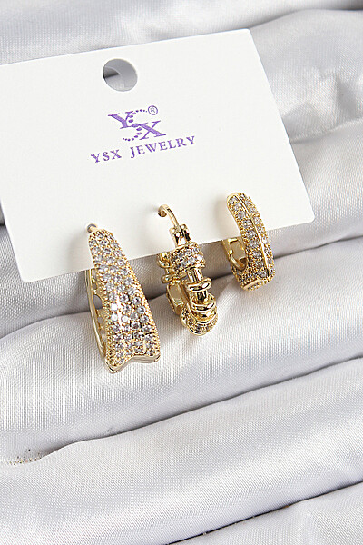 Pirinç Zi̇rkon Taşlı Halka Model Gold Renk 3'lü Kadın Küpe Pirinç Zi̇rkon Taşlı Halka Model Gold Renk 3'lü Kadın Küpe