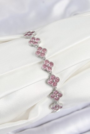 Pirinç Pembe Zirkon Taşlı Yonca Model Gümüş Renk Vip Seri Kadın Bileklik Pirinç Pembe Zirkon Taşlı Yonca Model Gümüş Renk Vip Seri Kadın Bileklik
