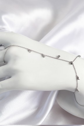 Pirinç Zirkon Taşlı Sallantılı Model Gümüş Renk Kadın şahmeran Pirinç Zirkon Taşlı Sallantılı Model Gümüş Renk Kadın şahmeran