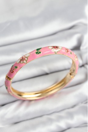Mineli Pirinç Pembe çiçek Motifli Gold Kadın Kelepçe Mineli Pirinç Pembe çiçek Motifli Gold Kadın Kelepçe