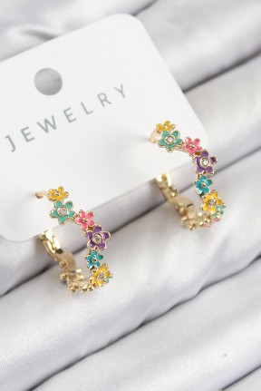 Pirinç Renkli Papatya Model Gold Renk Kadın Küpe Pirinç Renkli Papatya Model Gold Renk Kadın Küpe