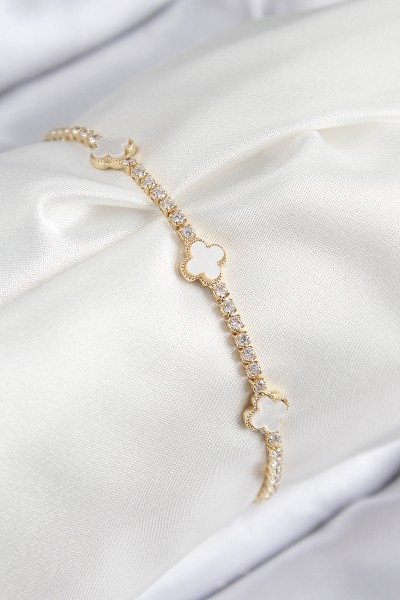 Pirinç Zirkon Taşlı Yonca Model Gold Renk Kadın Bileklik Pirinç Zirkon Taşlı Yonca Model Gold Renk Kadın Bileklik