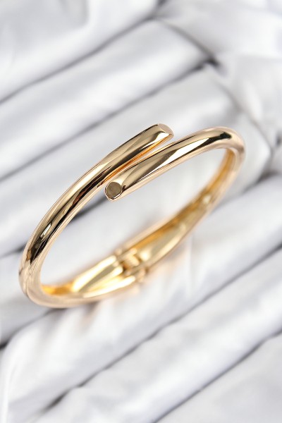 Pirinç Kesik Model Gold Renk Kadın Kelepçe Pirinç Kesik Model Gold Renk Kadın Kelepçe