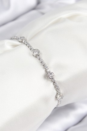 Pirinç Zirkon Taşlı Daire Model Gümüş Renk Asansörlü Kadın Bileklik Pirinç Zirkon Taşlı Daire Model Gümüş Renk Asansörlü Kadın Bileklik