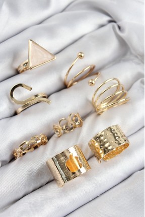 Pirinç üçgen Model Gold Renk Kadın Yüzük Kombin Set Pirinç üçgen Model Gold Renk Kadın Yüzük Kombin Set