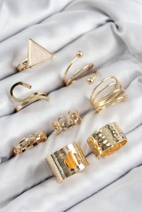 Pirinç üçgen Model Gold Renk Kadın Yüzük Kombin Set Pirinç üçgen Model Gold Renk Kadın Yüzük Kombin Set