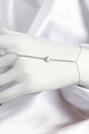 Pirinç Zirkon Taşlı Yonca Model Gümüş Renk şahmeran Pirinç Zirkon Taşlı Yonca Model Gümüş Renk şahmeran