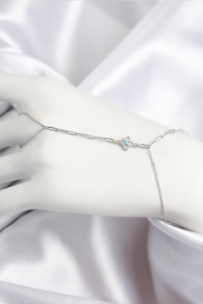 Pirinç Zirkon Taşlı Mavi Boncuklu Yonca Model Gümüş Renk şahmeran Pirinç Zirkon Taşlı Mavi Boncuklu Yonca Model Gümüş Renk şahmeran