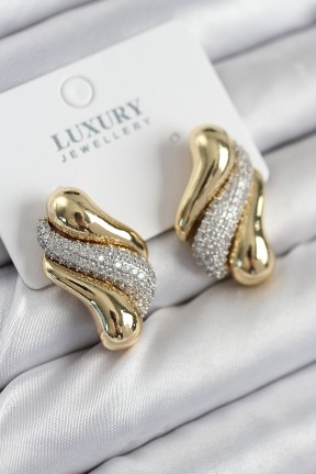 Pirinç Zirkon Taşlı Kıvrım Model Gold Renk Kadın Küpe Pirinç Zirkon Taşlı Kıvrım Model Gold Renk Kadın Küpe