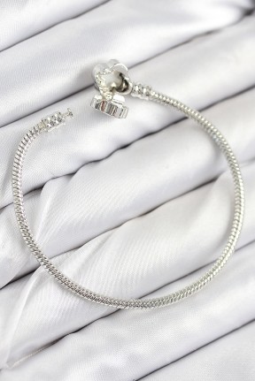 Pirinç Charm Zirkon Taşlı Yonca Model Gümüş Renk Kadın Bileklik Pirinç Charm Zirkon Taşlı Yonca Model Gümüş Renk Kadın Bileklik