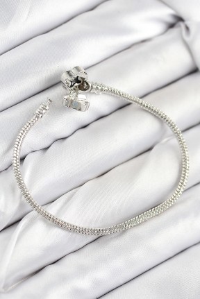 Pirinç Charm Zirkon Taşlı Yonca Model Gümüş Renk Kadın Bileklik Pirinç Charm Zirkon Taşlı Yonca Model Gümüş Renk Kadın Bileklik
