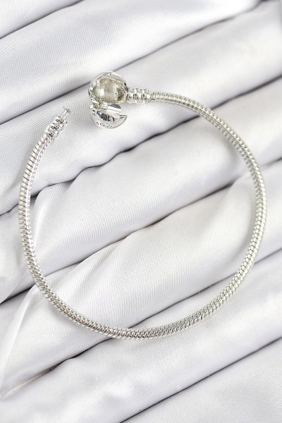 Pirinç Charm Topcuk Model Gümüş Renk Kadın Bileklik Pirinç Charm Topcuk Model Gümüş Renk Kadın Bileklik